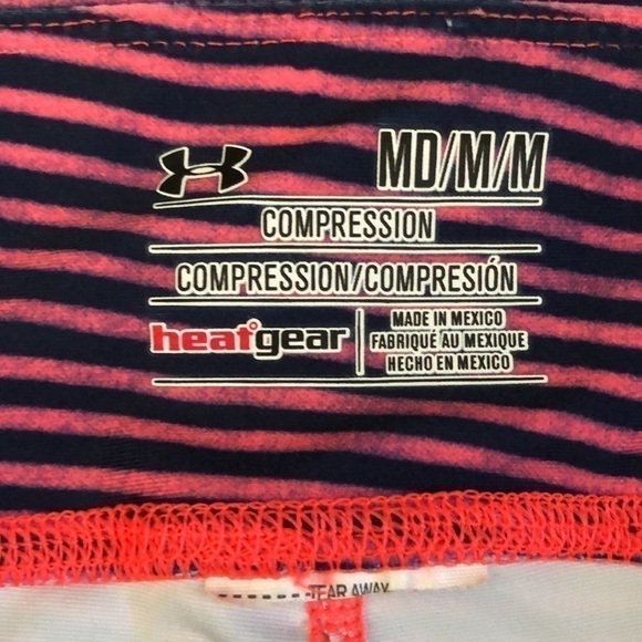 𝅺Under Armour Women’s Compression Capri Leggings - Picture 3 of 10